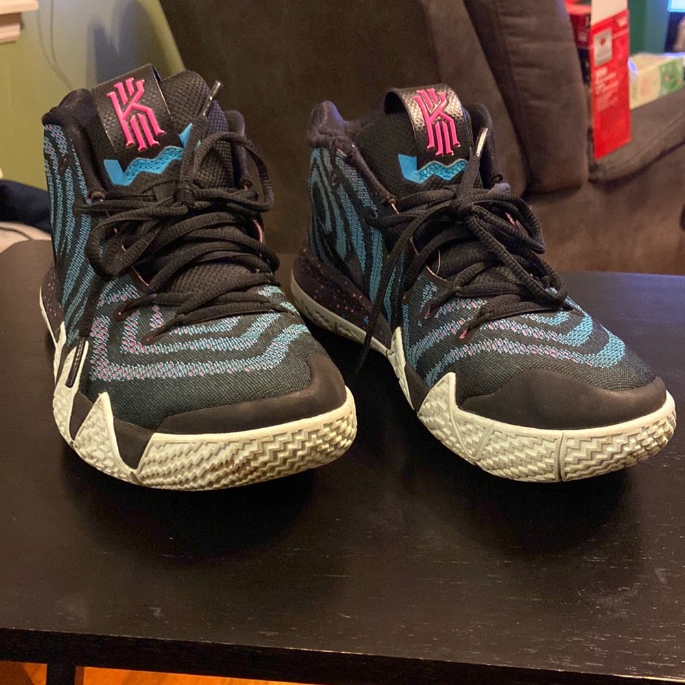Nike Kyrie 4 - 80s Decade pack